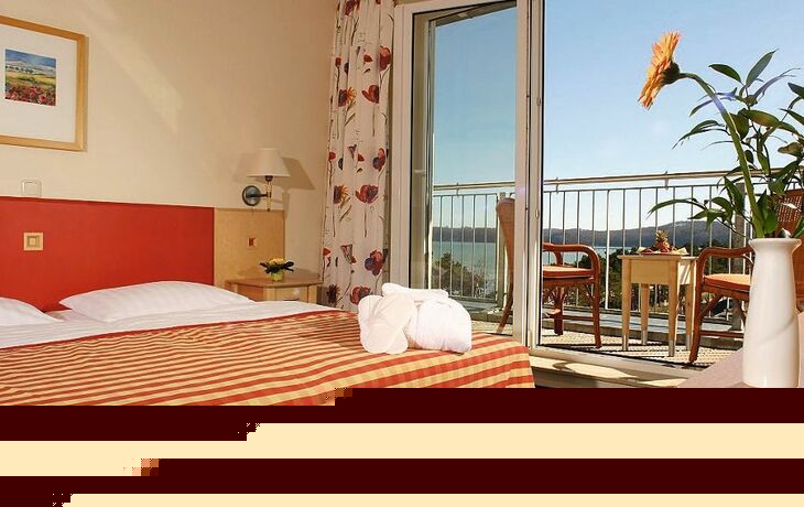 Doppelzimmer mit Blick zur Binzer Bucht im IFA Rügen Hotel und Ferienpark
