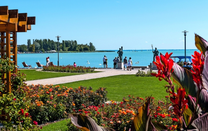 Abtei Tihany auf der Halbinsel Tihany am Plattensee in Ungarn.
