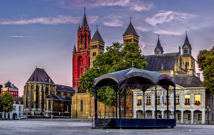  Vrijthof in Maastricht mit Johanniskirche und Servatiusbasilika