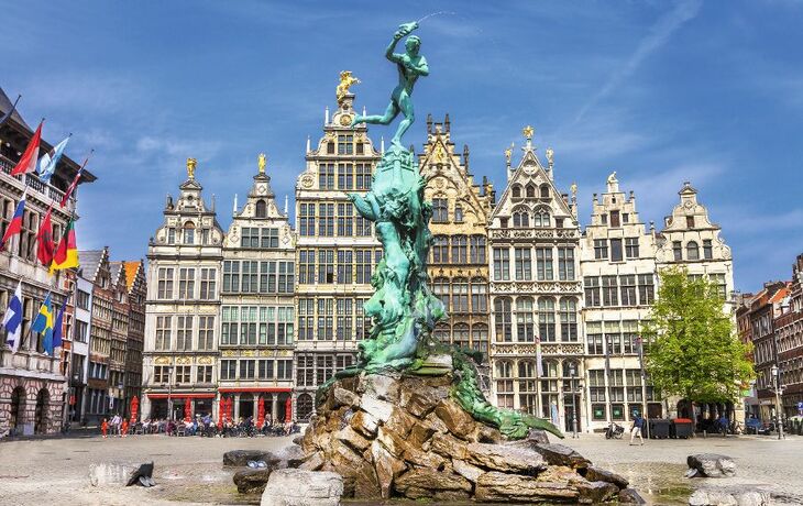 Brabobrunnen auf dem Grote Markt in Antwerpen